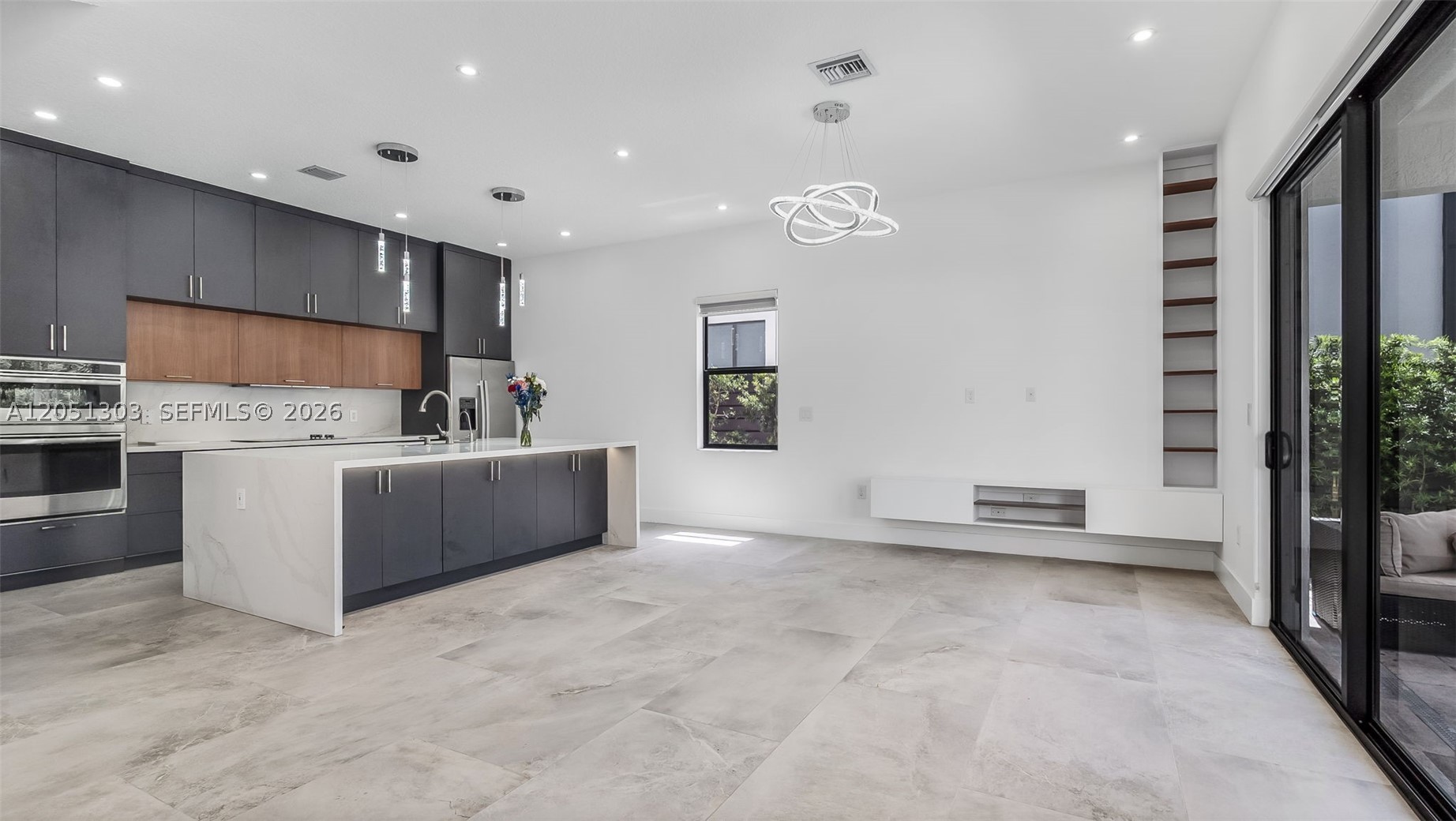 DUNNWOODY LAKE - Residential