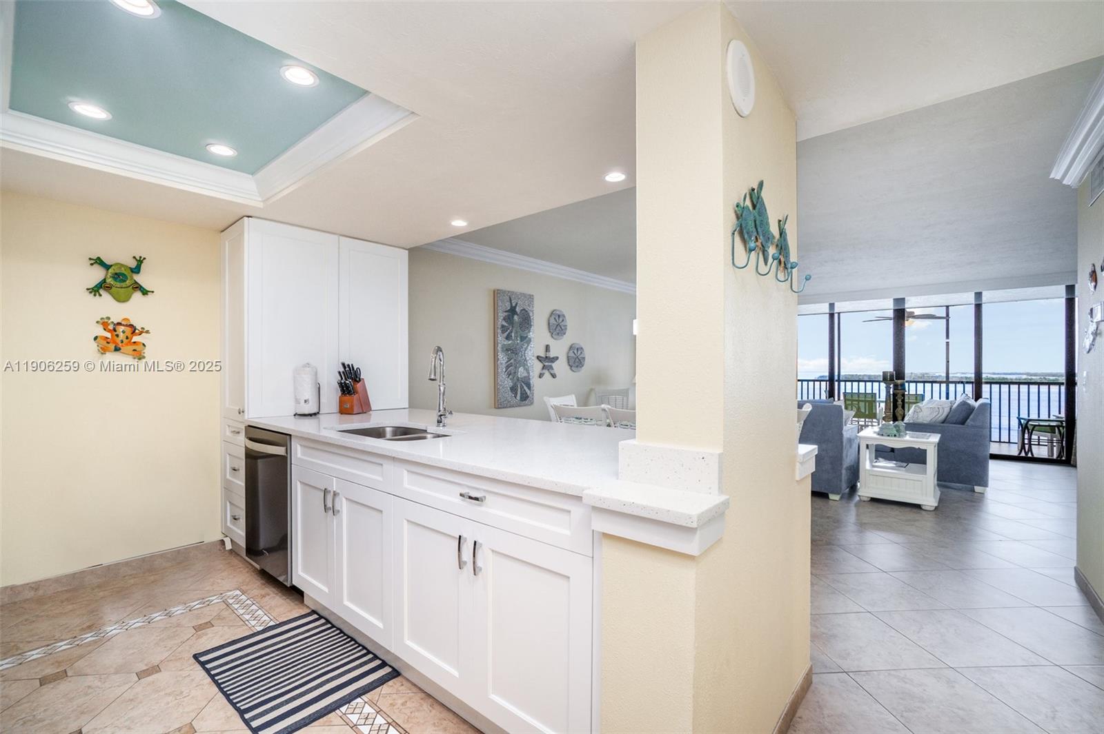 SANIBEL HARBOUR TOWER COND - Residential