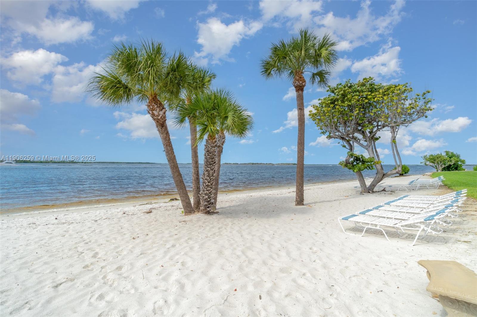 SANIBEL HARBOUR TOWER COND - Residential