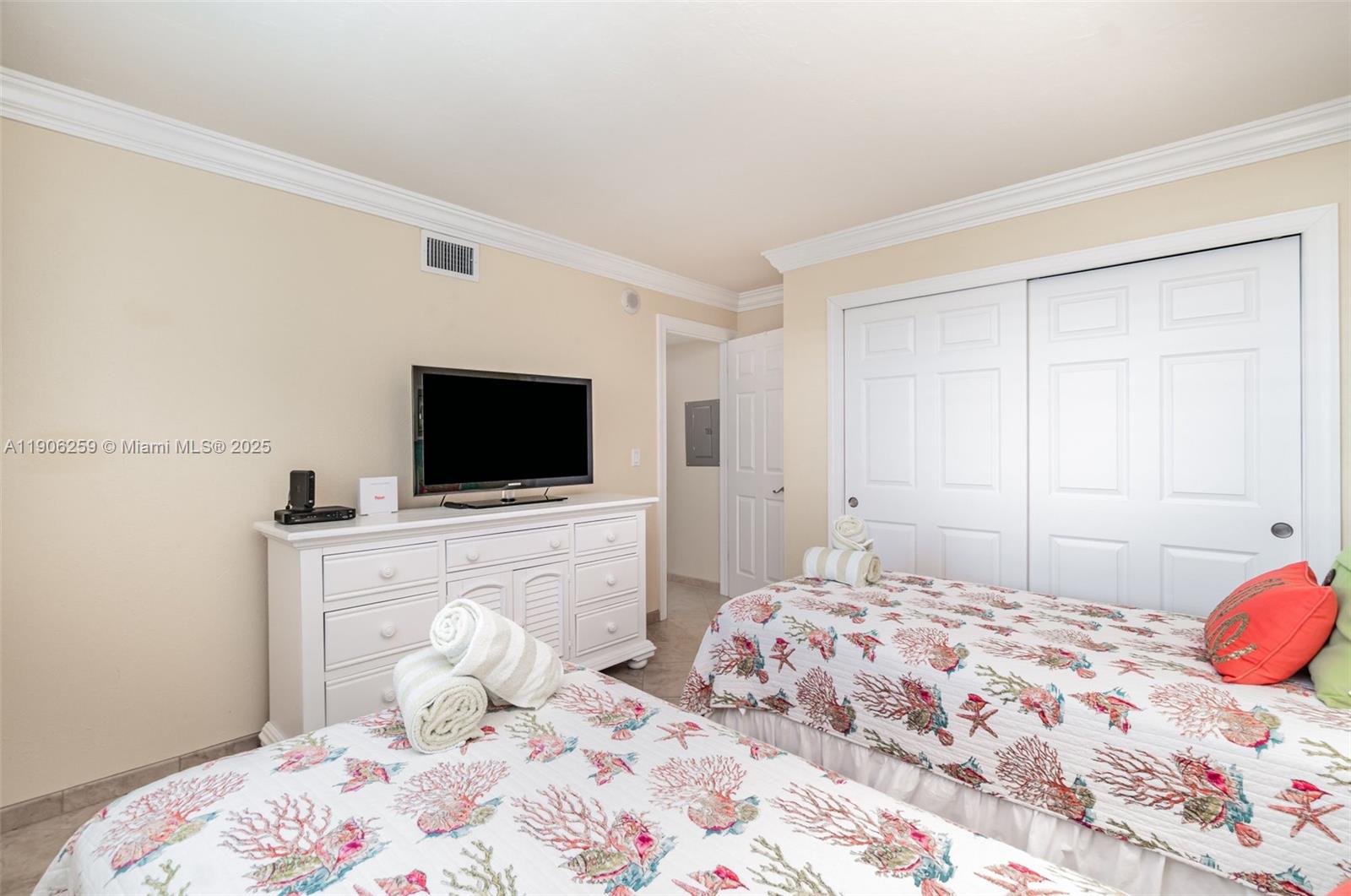 SANIBEL HARBOUR TOWER COND - Residential