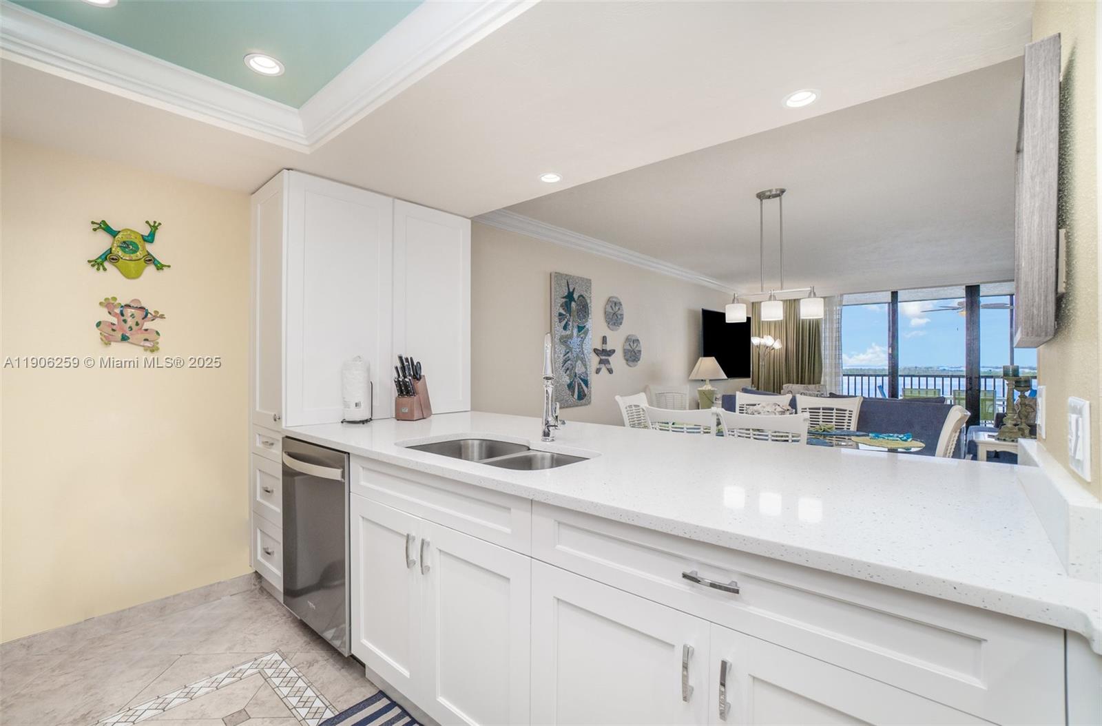 SANIBEL HARBOUR TOWER COND - Residential
