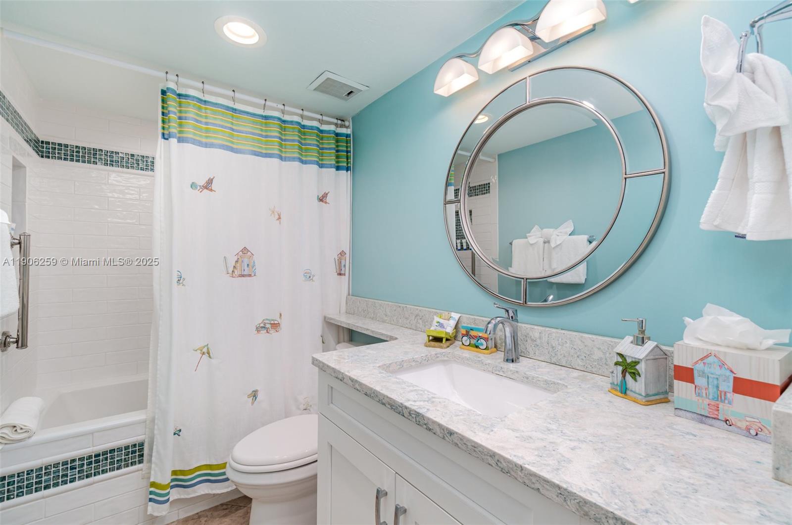 SANIBEL HARBOUR TOWER COND - Residential