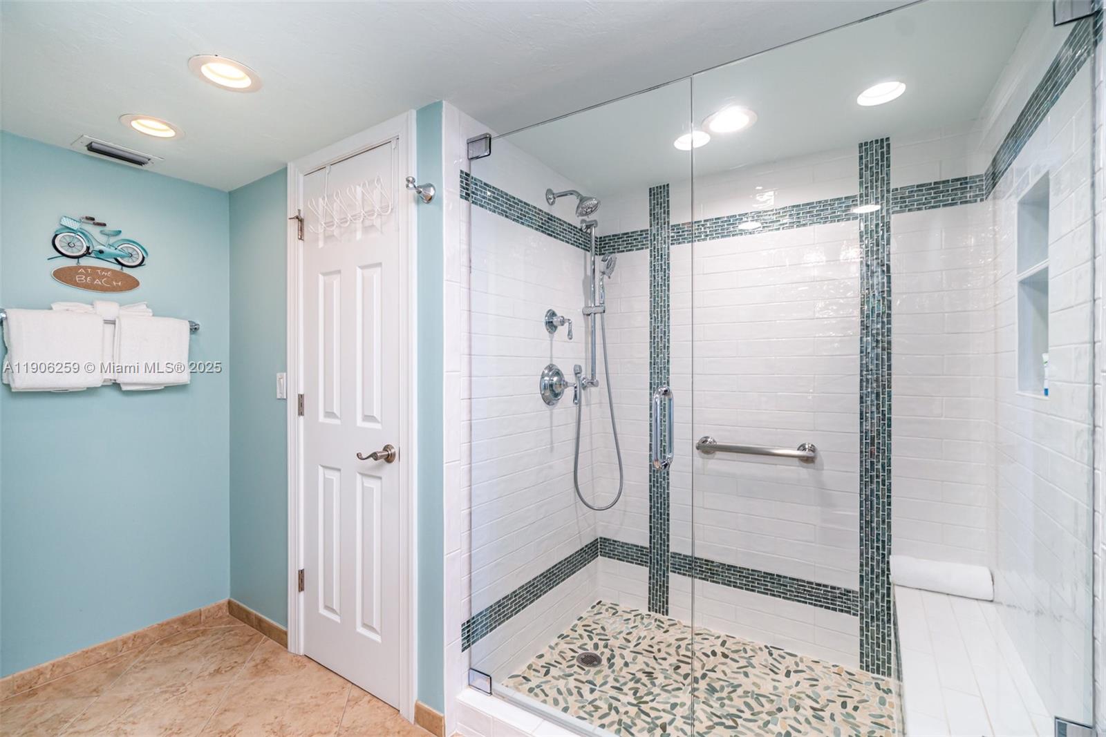SANIBEL HARBOUR TOWER COND - Residential