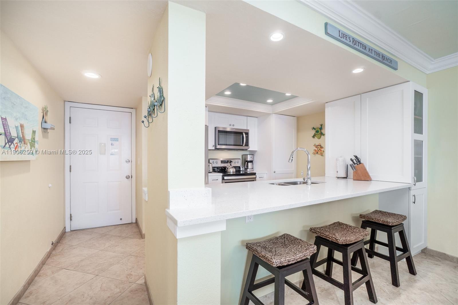 SANIBEL HARBOUR TOWER COND - Residential