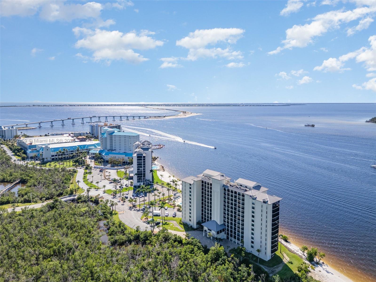 SANIBEL HARBOUR TOWER COND - Residential
