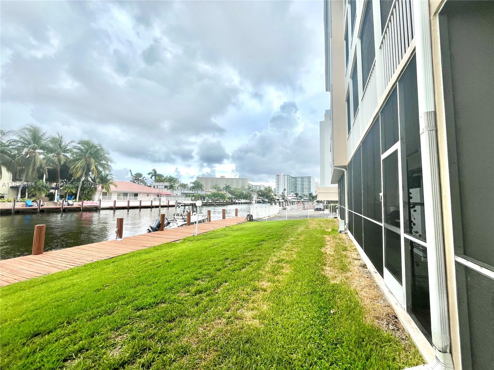 BARCLAY SQUARE CONDO - Residential