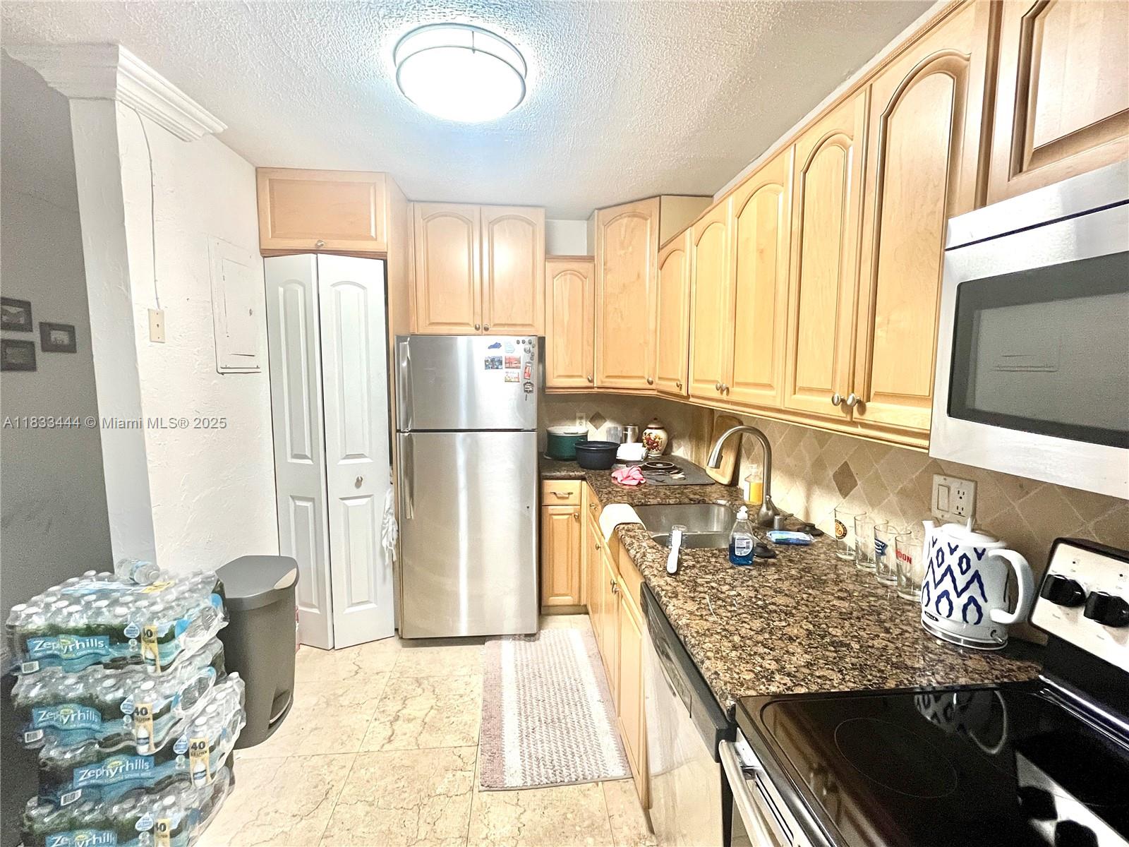 BARCLAY SQUARE CONDO - Residential
