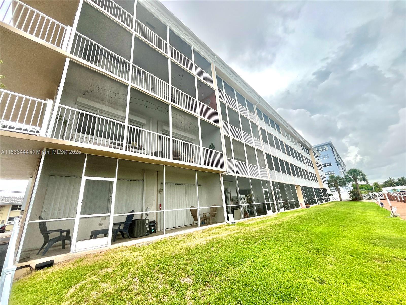 BARCLAY SQUARE CONDO - Residential
