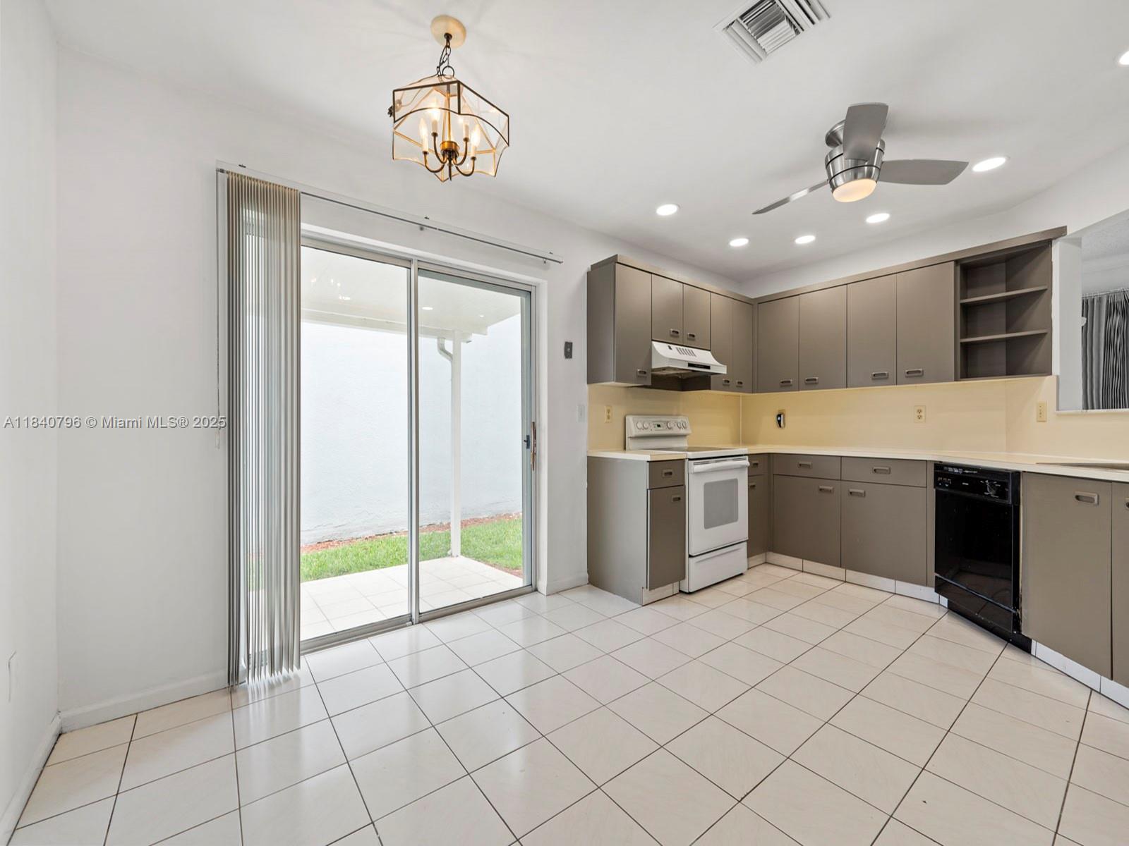 KEYS-GATE NO 1 - Residential Lease