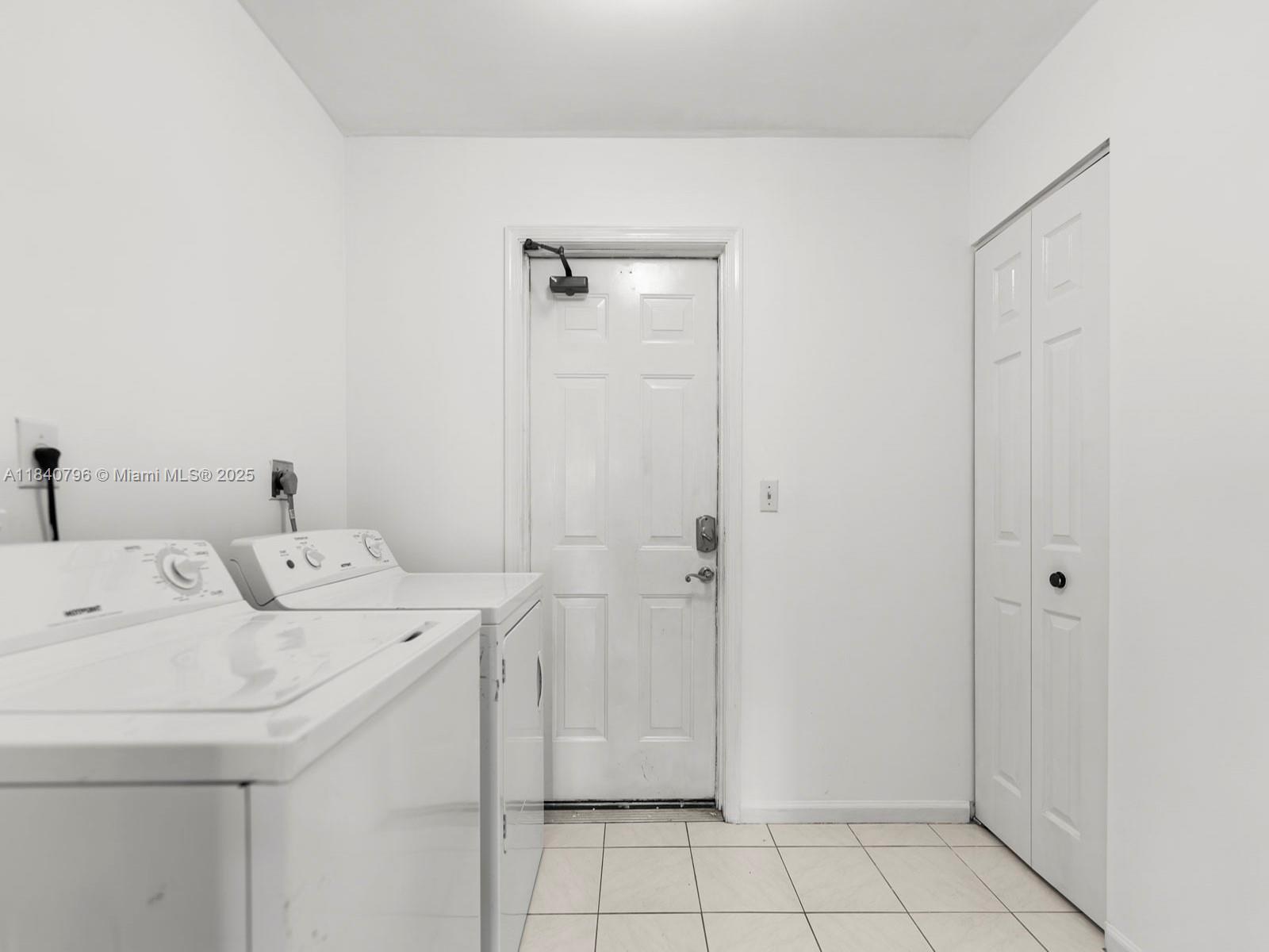 KEYS-GATE NO 1 - Residential Lease