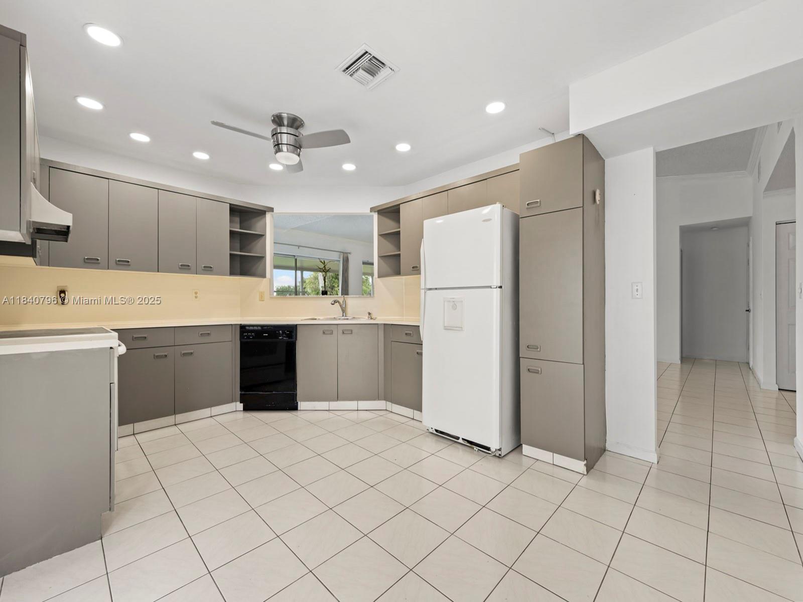 KEYS-GATE NO 1 - Residential Lease