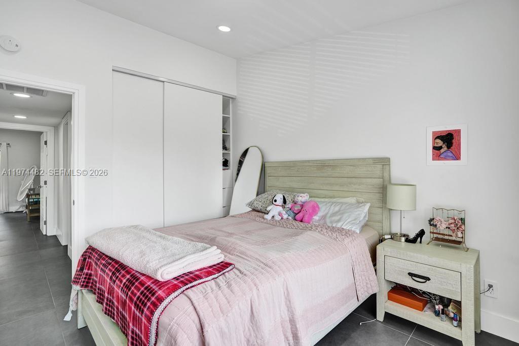 LAKEVIEW TOWNHOUSES CONDO - Residential