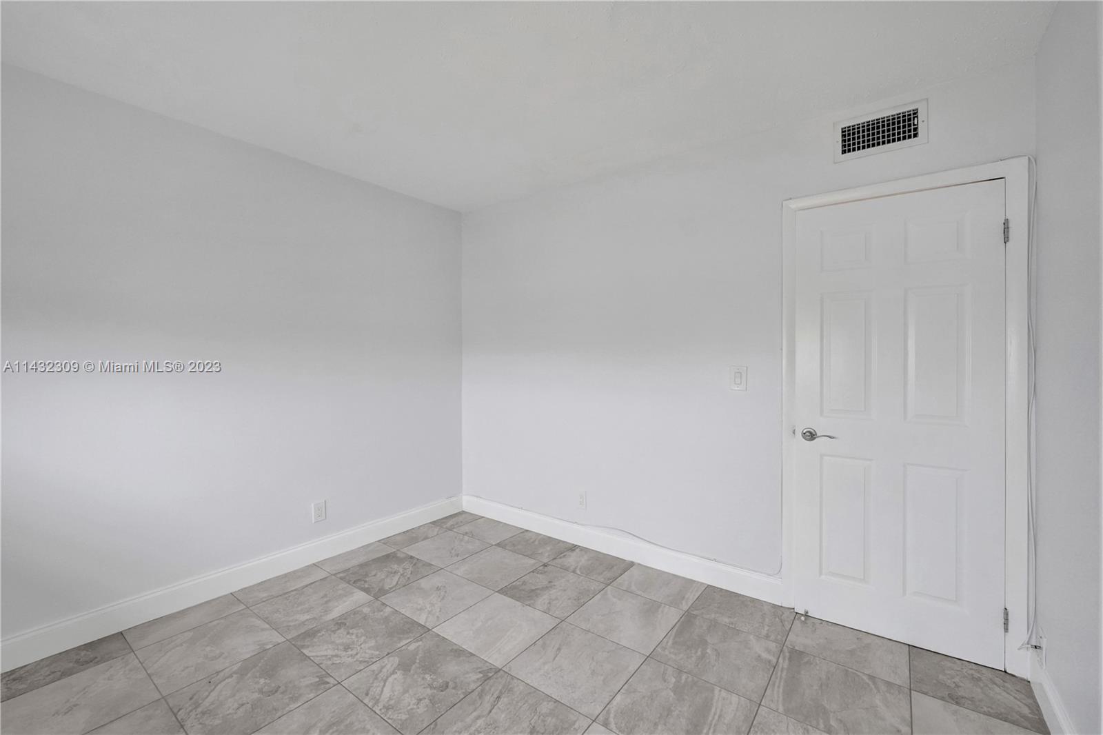 BUCKINGHAM CONDO - Residential Lease