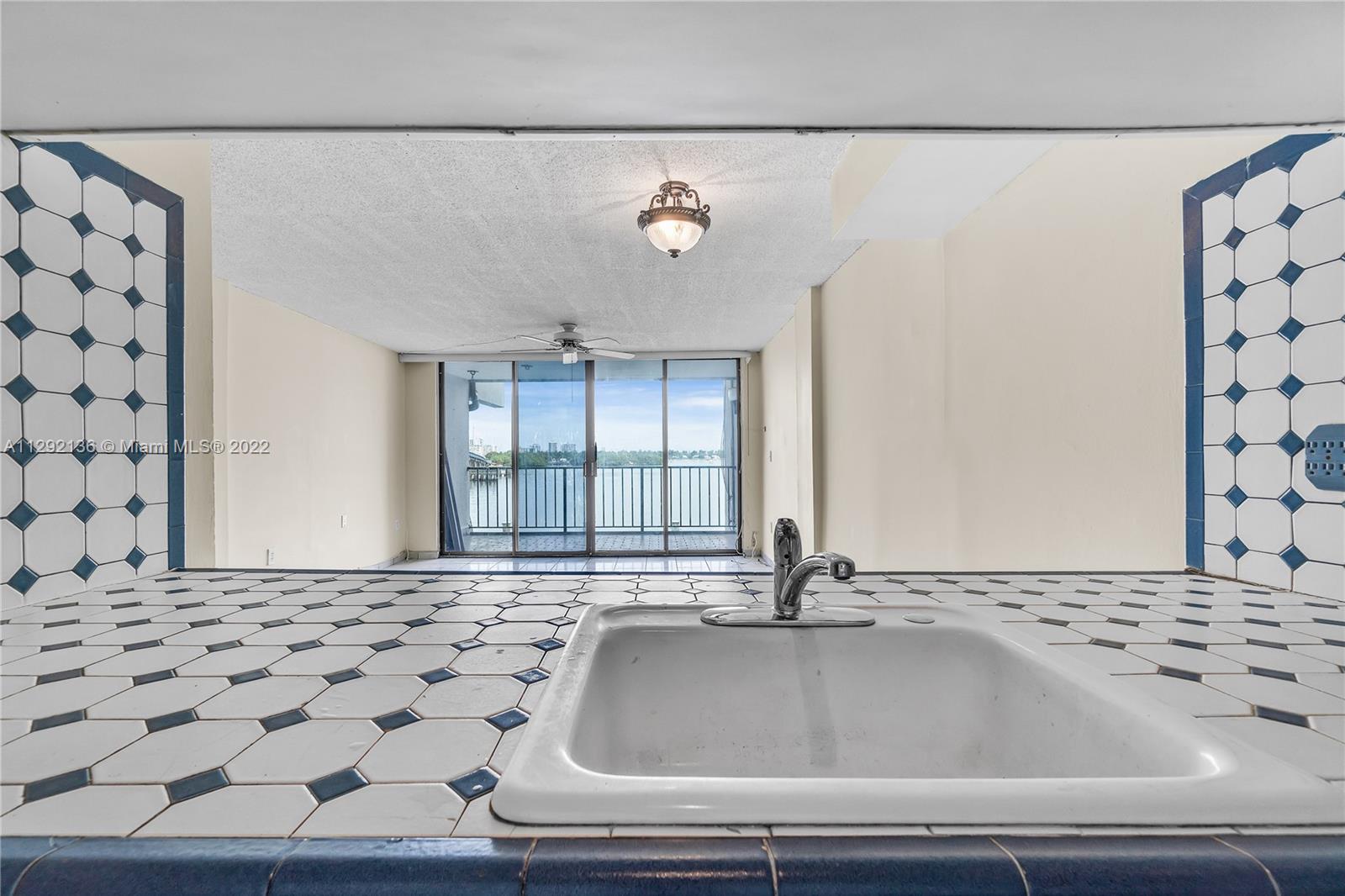 LAS OLAS CONDO - Residential