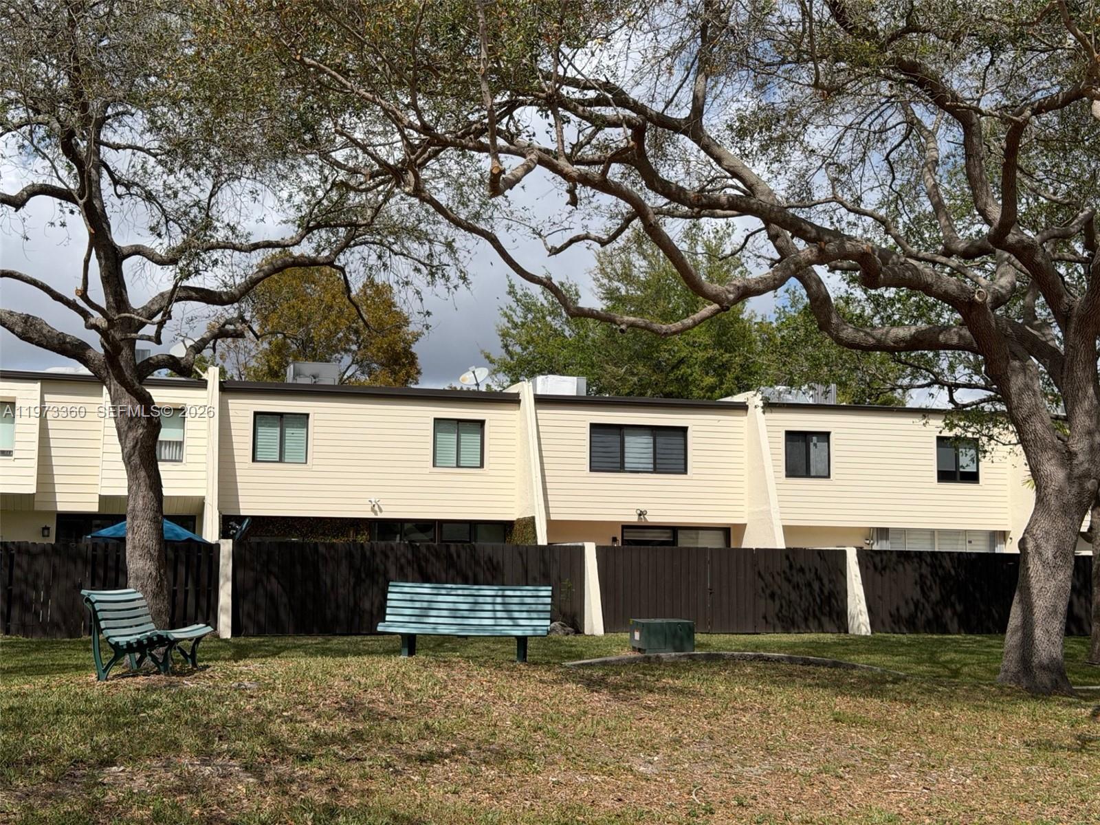 SUNSET PARK LAKE VILLAS S - Residential Lease