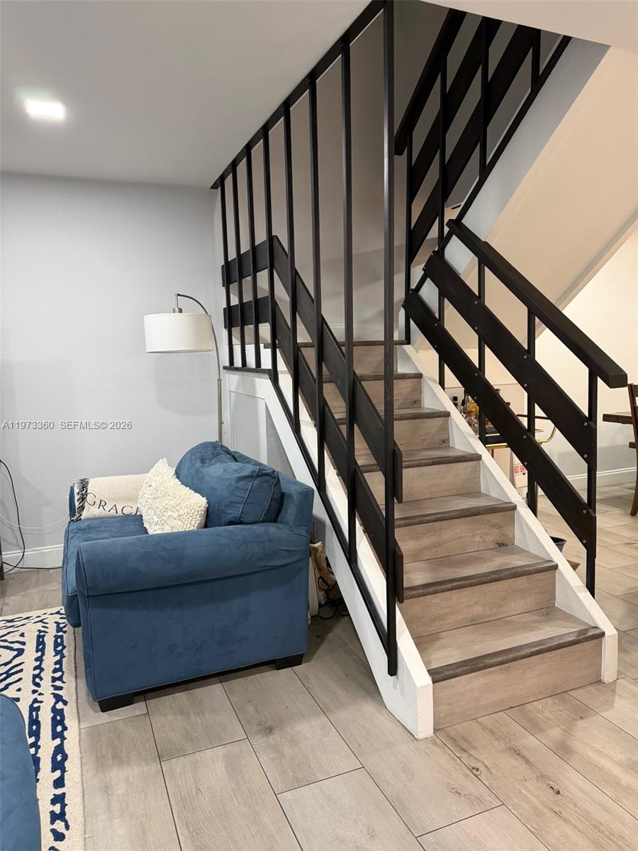 SUNSET PARK LAKE VILLAS S - Residential Lease