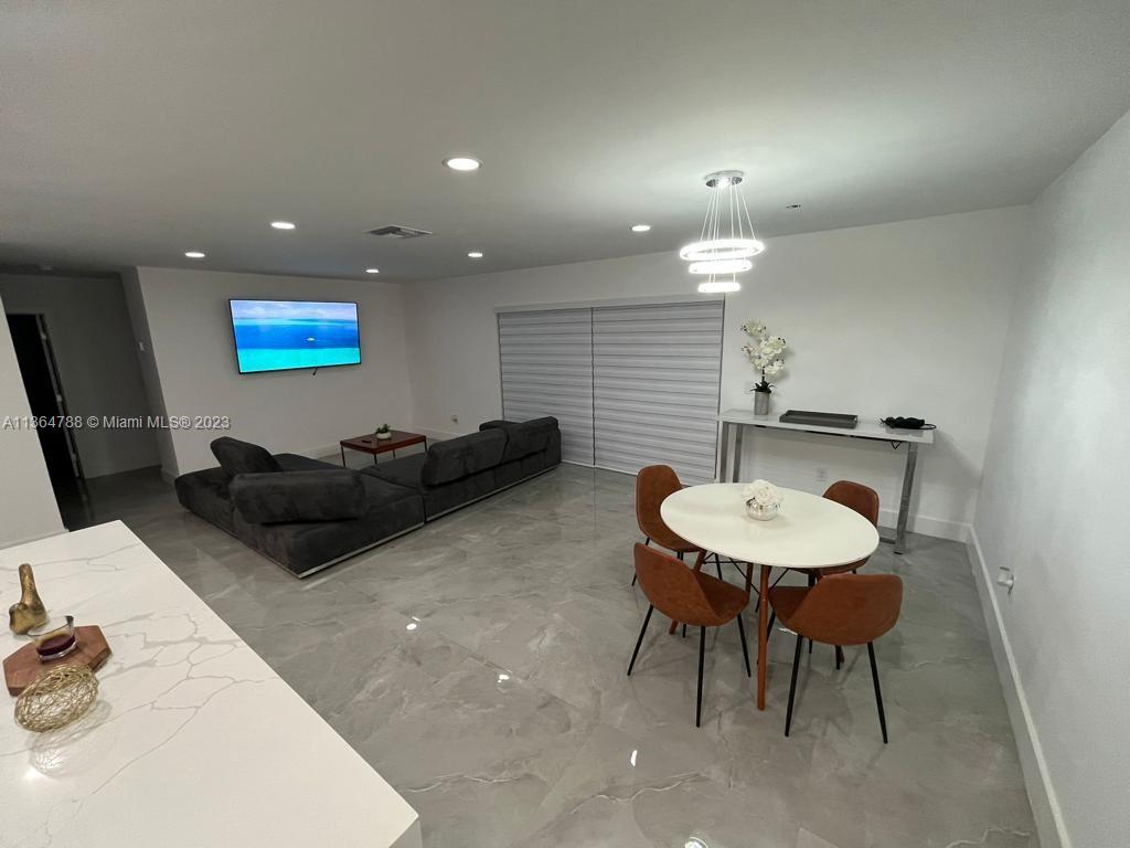 SCOTT LAKE MANOR SEC 3 - Residential