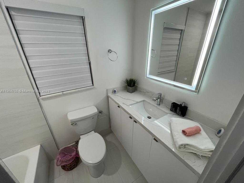 SCOTT LAKE MANOR SEC 3 - Residential