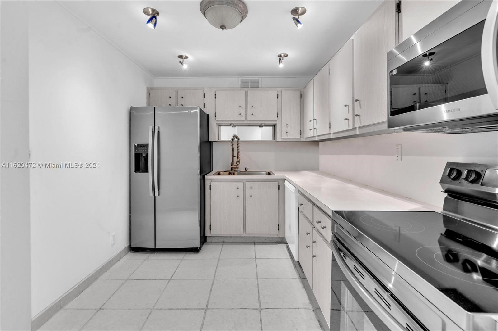 OLYMPUS CONDO PHASE - Residential
