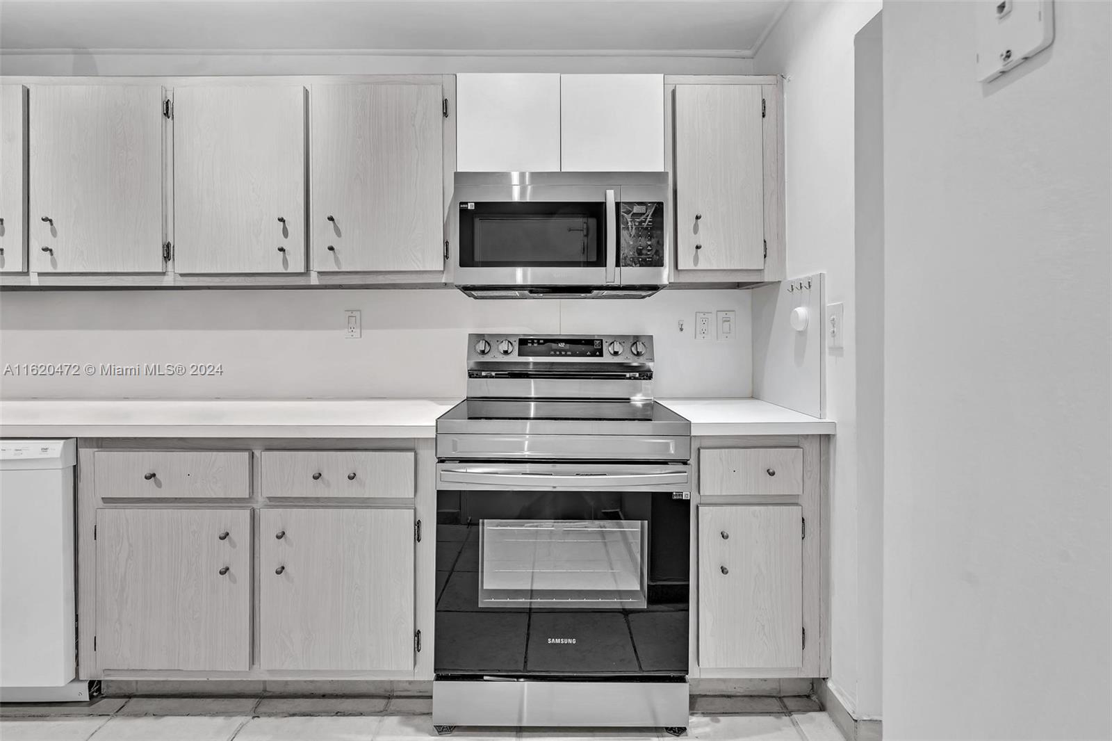 OLYMPUS CONDO PHASE - Residential