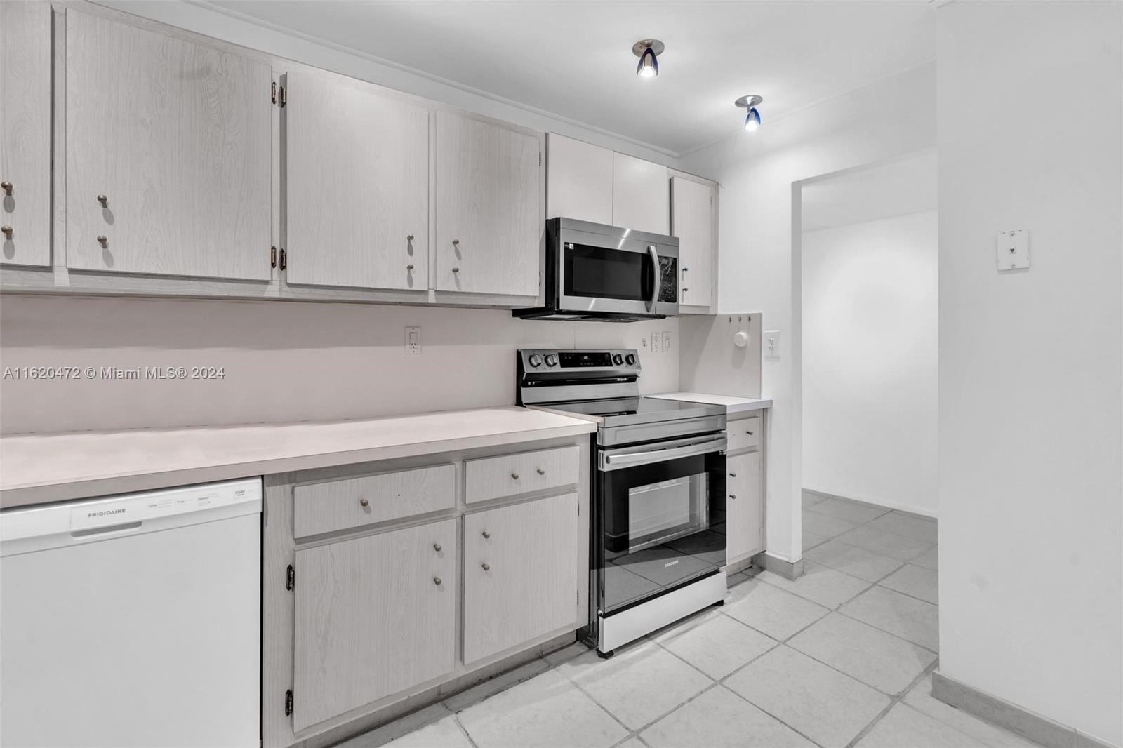 OLYMPUS CONDO PHASE - Residential