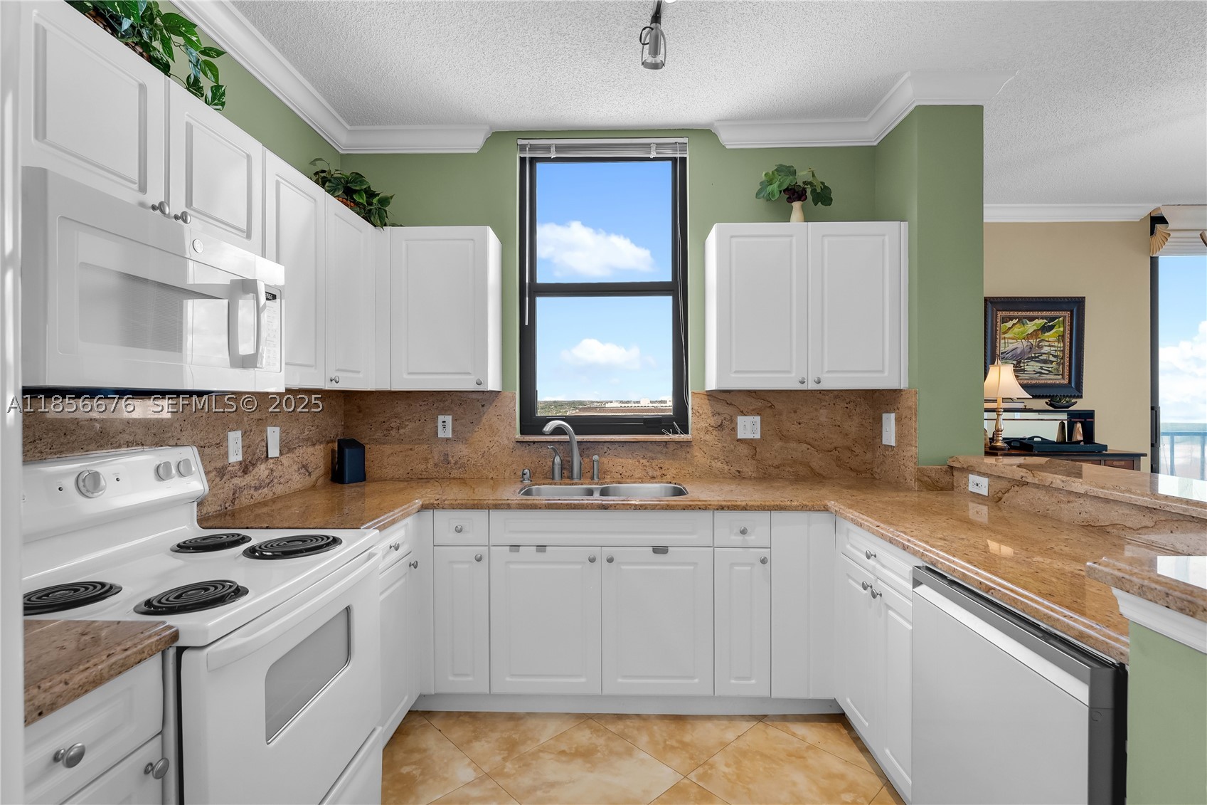 TOWER CONDO AT CITYPLACE - Residential