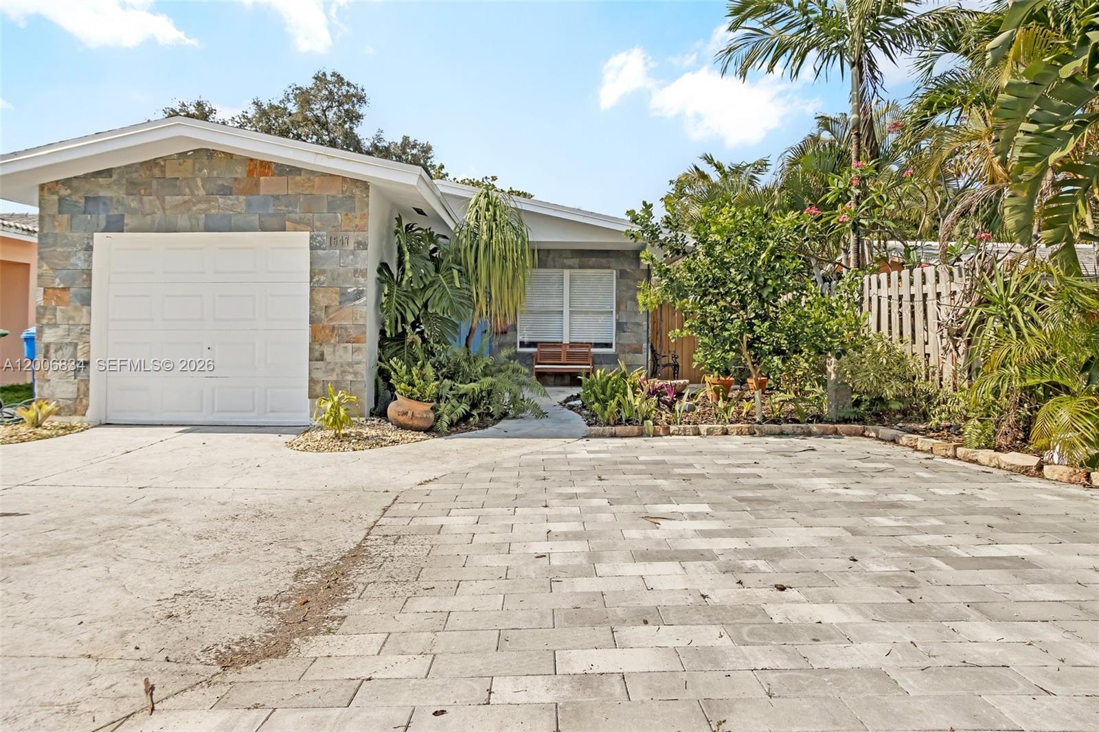 OAKLAND PARK SECOND ADD - Residential