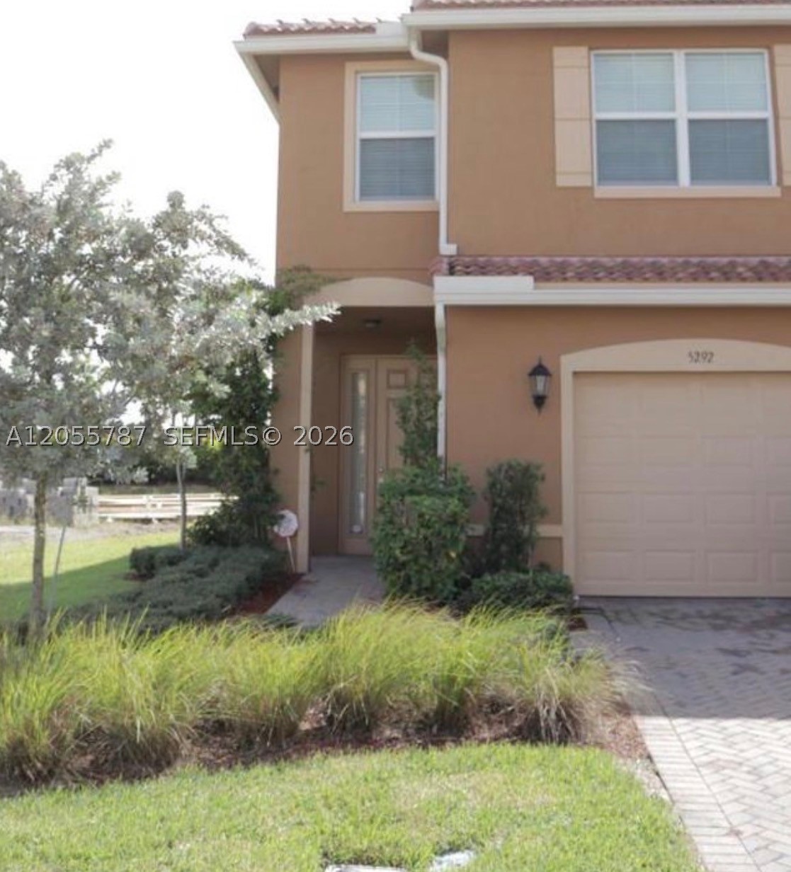 COLONY RESERVE AT LAKE WO - Residential Lease