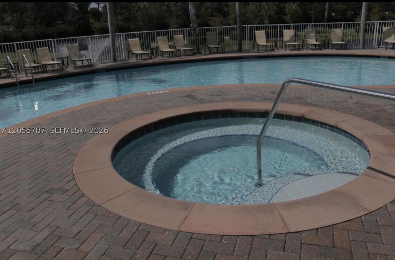 COLONY RESERVE AT LAKE WO - Residential Lease