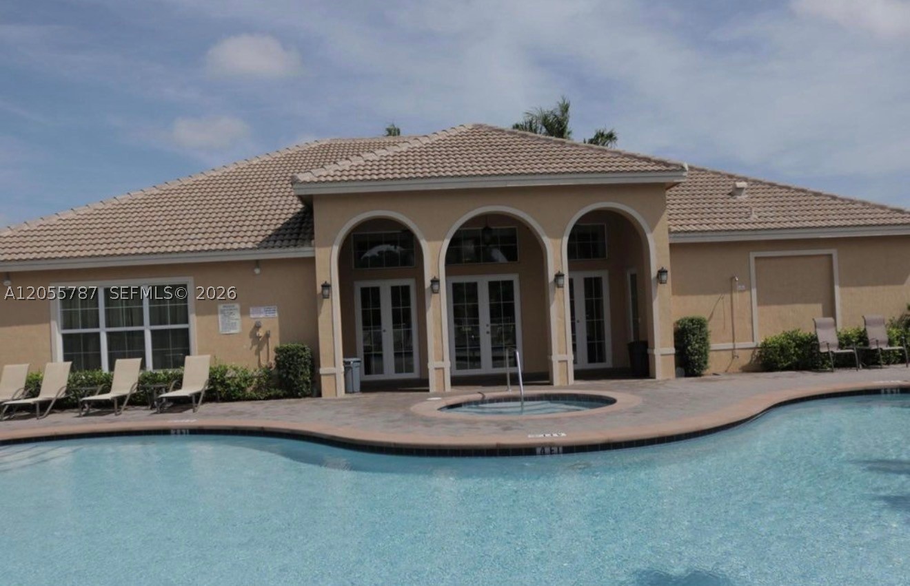 COLONY RESERVE AT LAKE WO - Residential Lease