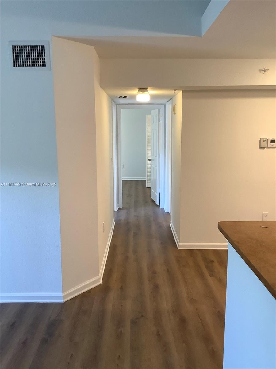 VISTA TRACE 7 CONDO - Residential Lease