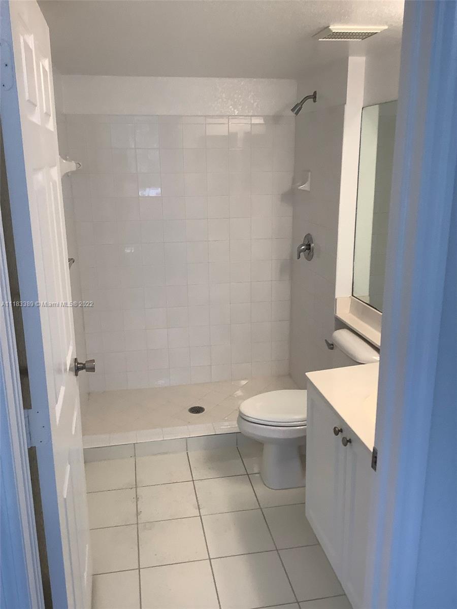 VISTA TRACE 7 CONDO - Residential Lease
