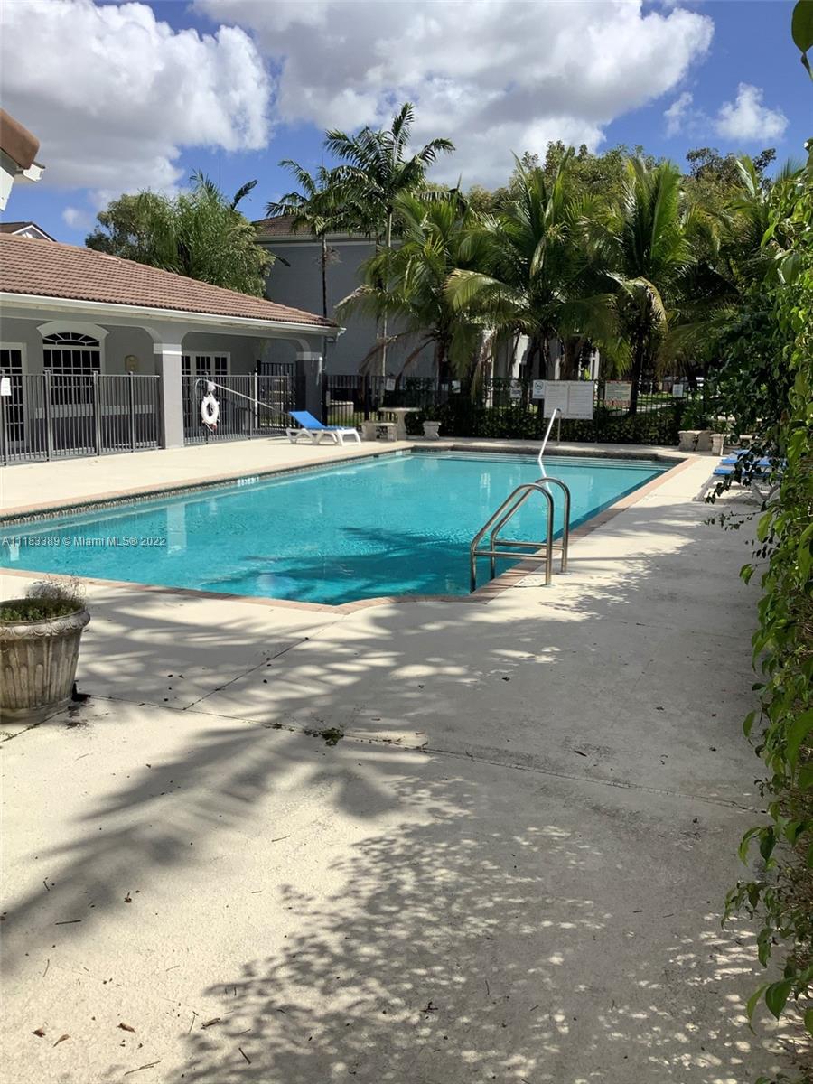 VISTA TRACE 7 CONDO - Residential Lease