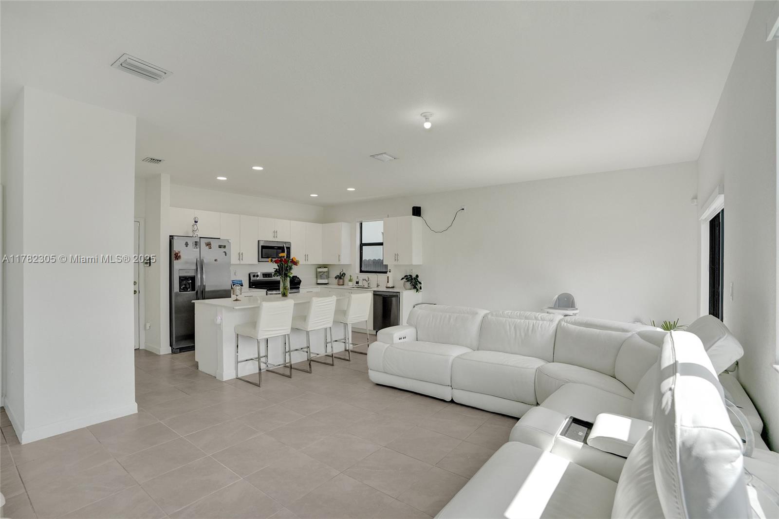 KENDALL ASSEMBLAGE NORTH - Residential