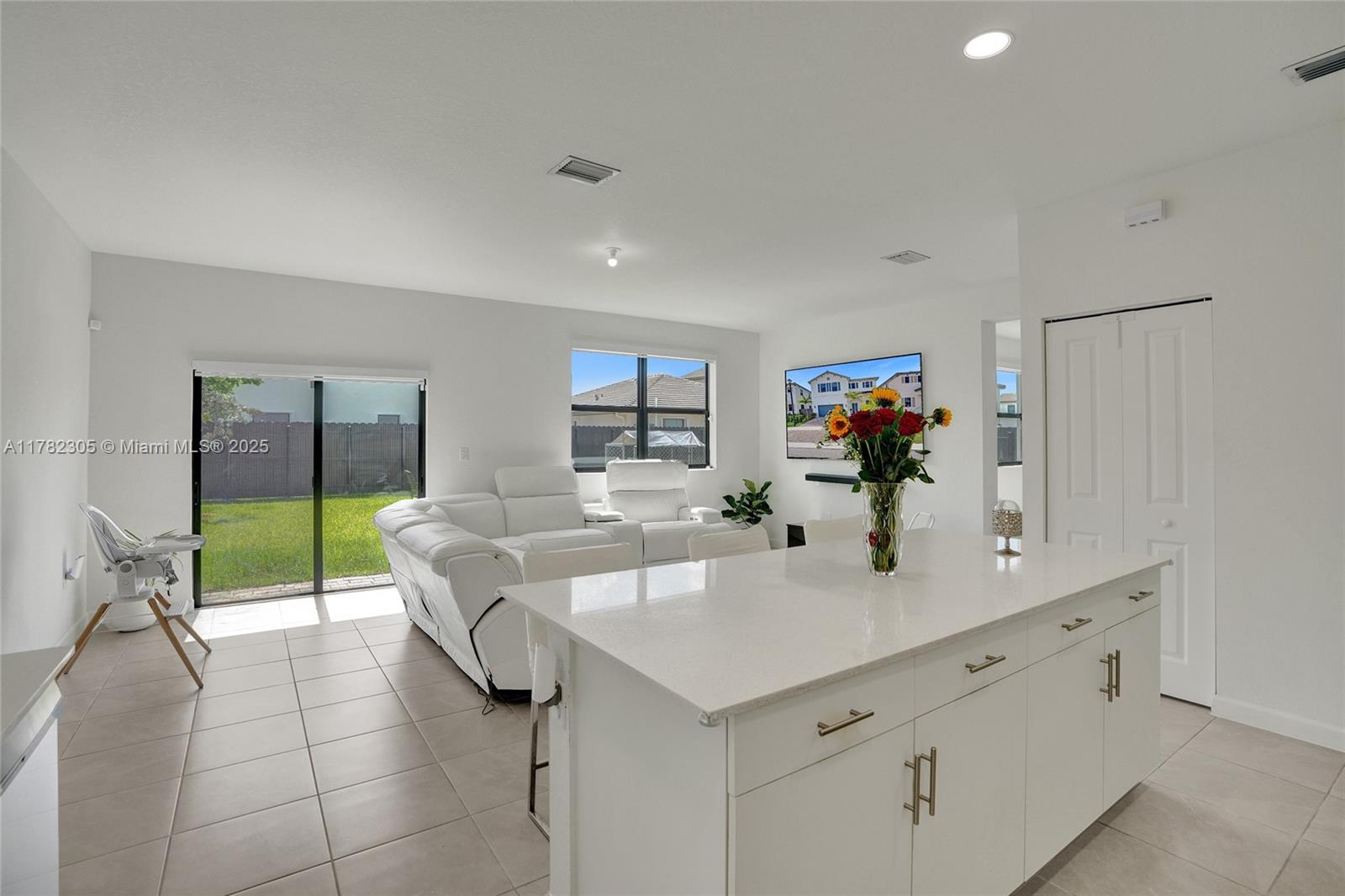 KENDALL ASSEMBLAGE NORTH - Residential