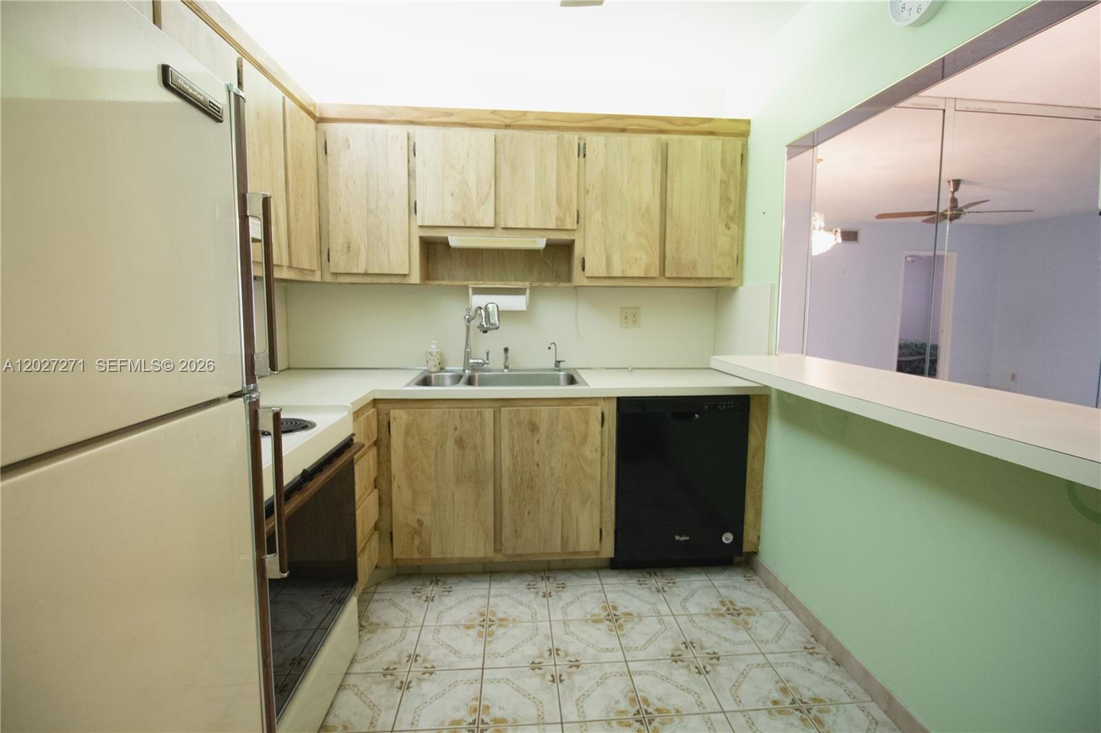 MEADOWS CONDO - Residential