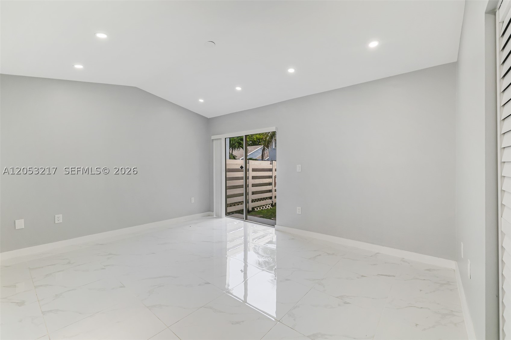 WEITZER COUNTRY HOMES - Residential Lease