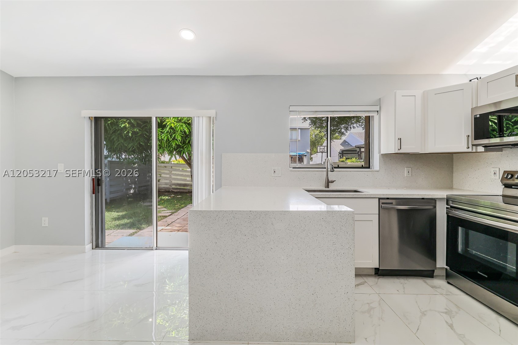 WEITZER COUNTRY HOMES - Residential Lease