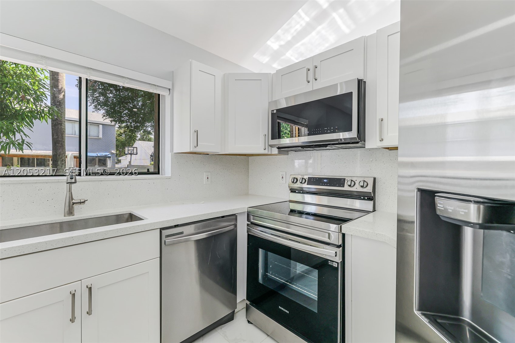 WEITZER COUNTRY HOMES - Residential Lease