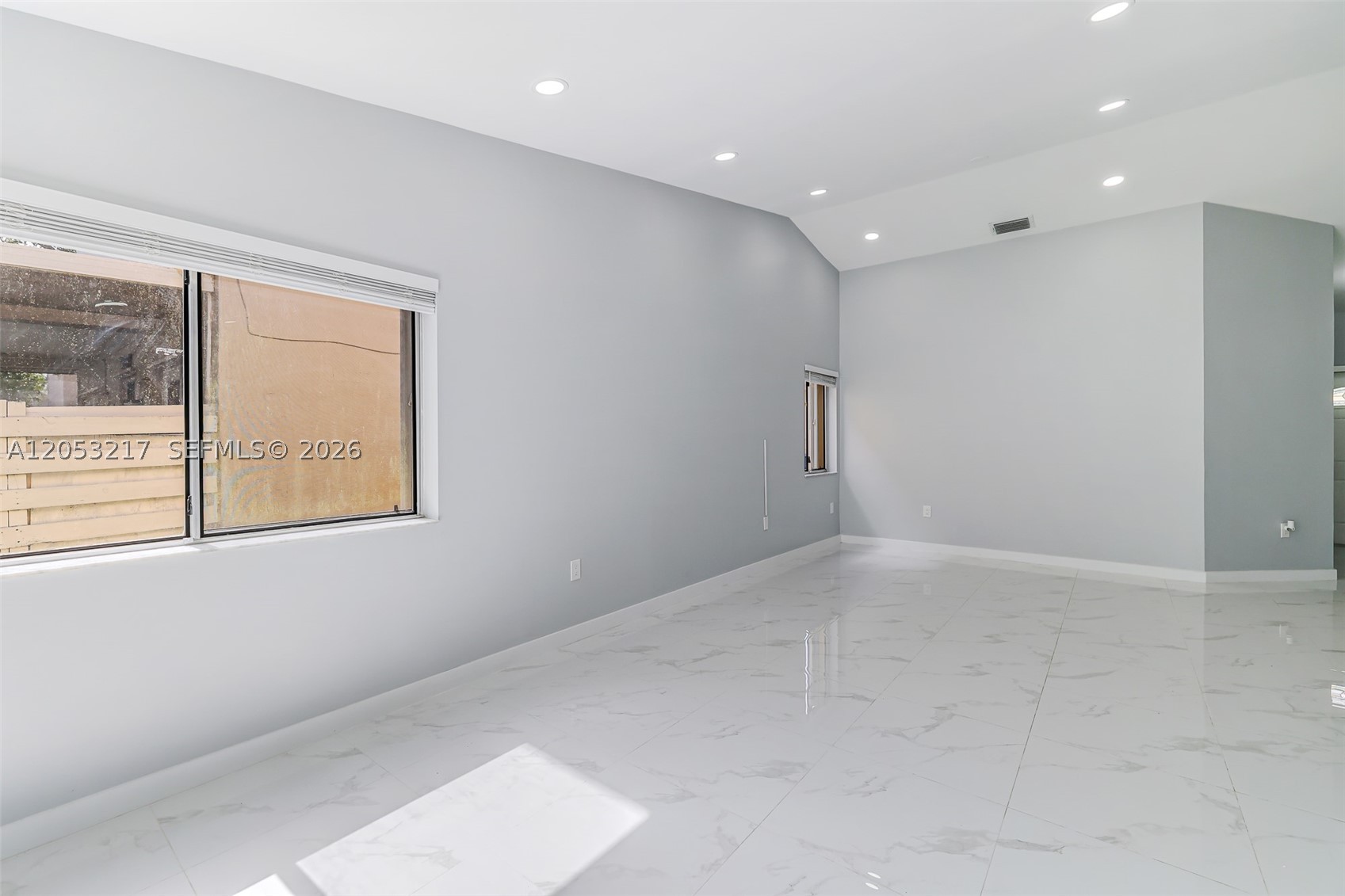 WEITZER COUNTRY HOMES - Residential Lease