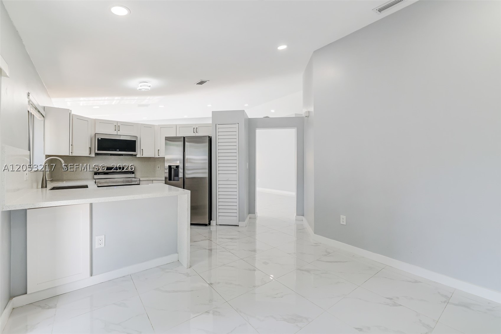 WEITZER COUNTRY HOMES - Residential Lease