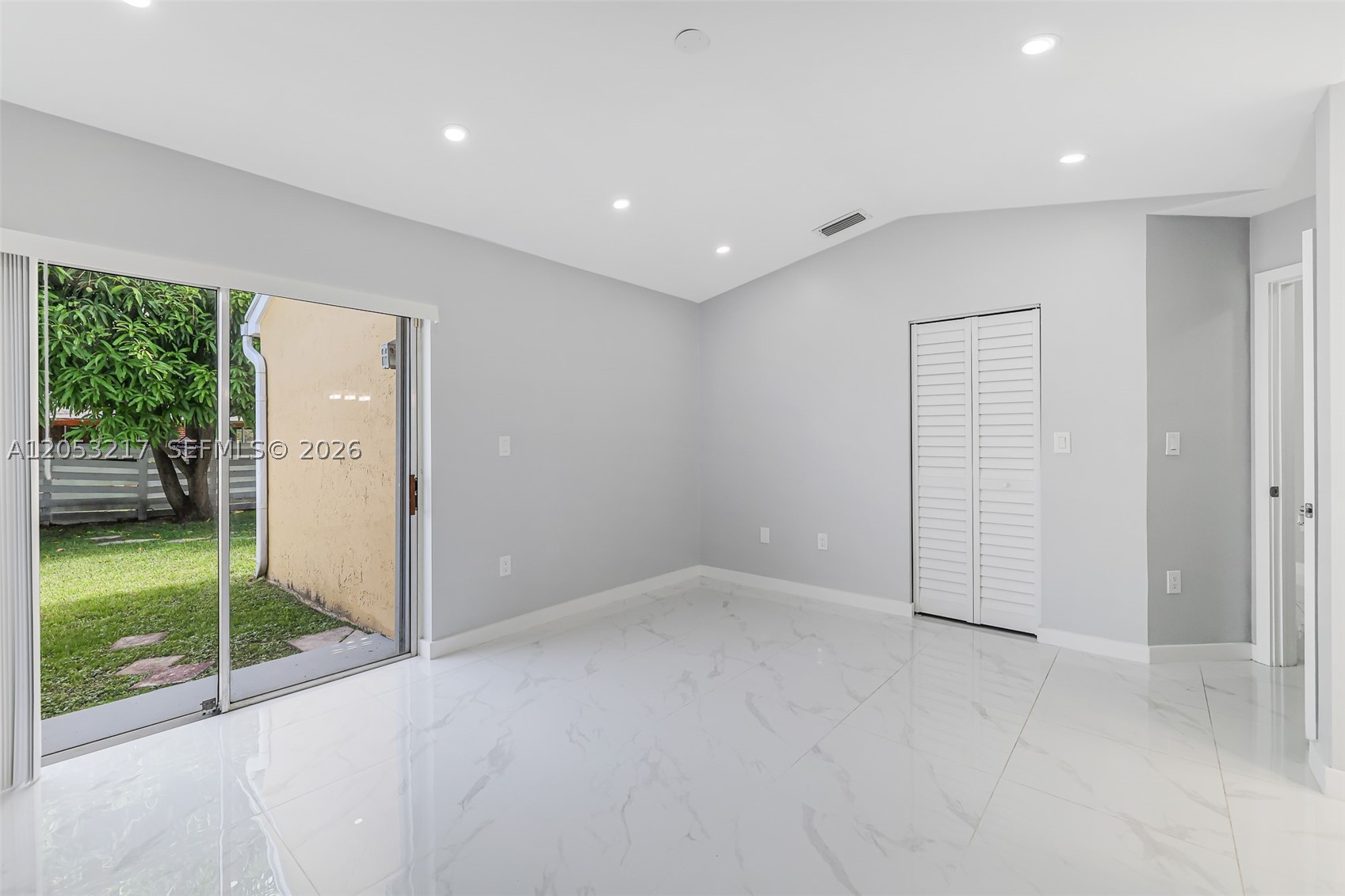 WEITZER COUNTRY HOMES - Residential Lease