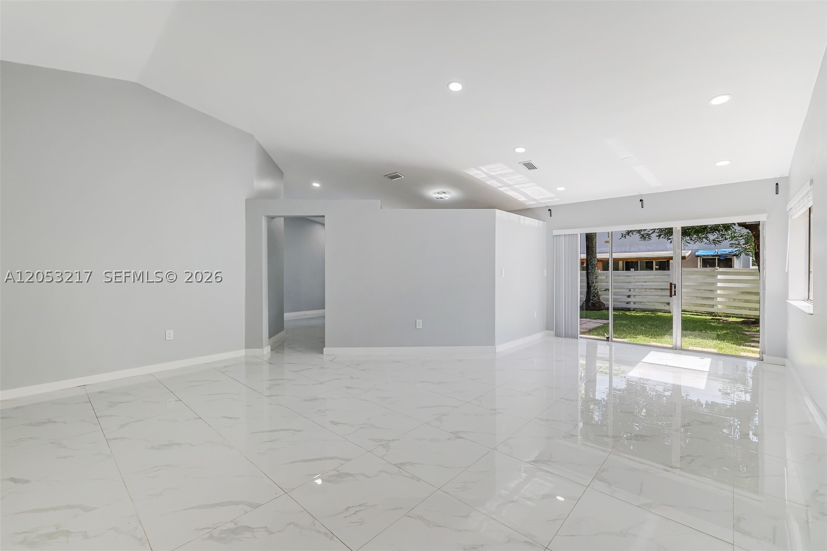 WEITZER COUNTRY HOMES - Residential Lease