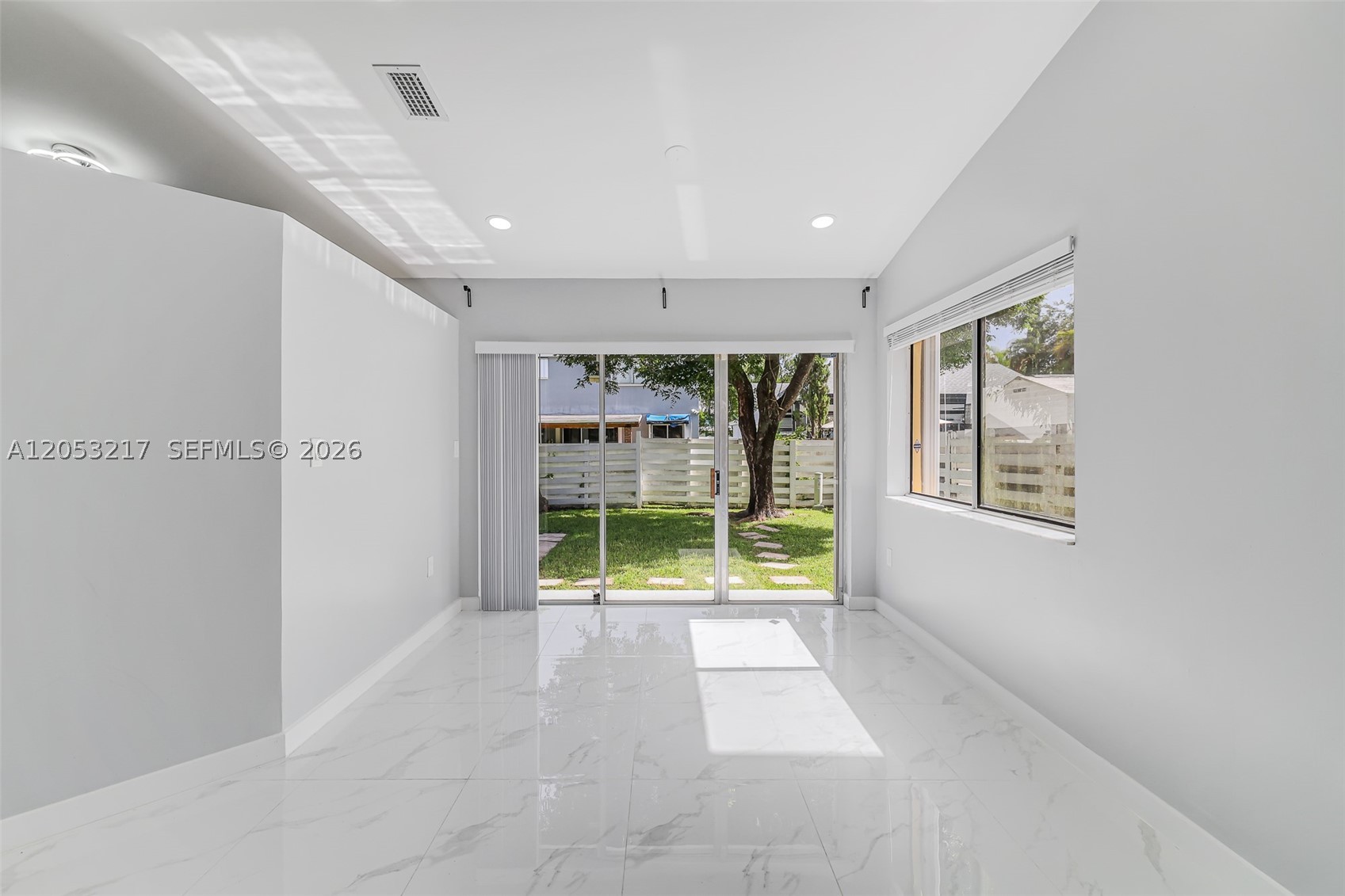 WEITZER COUNTRY HOMES - Residential Lease