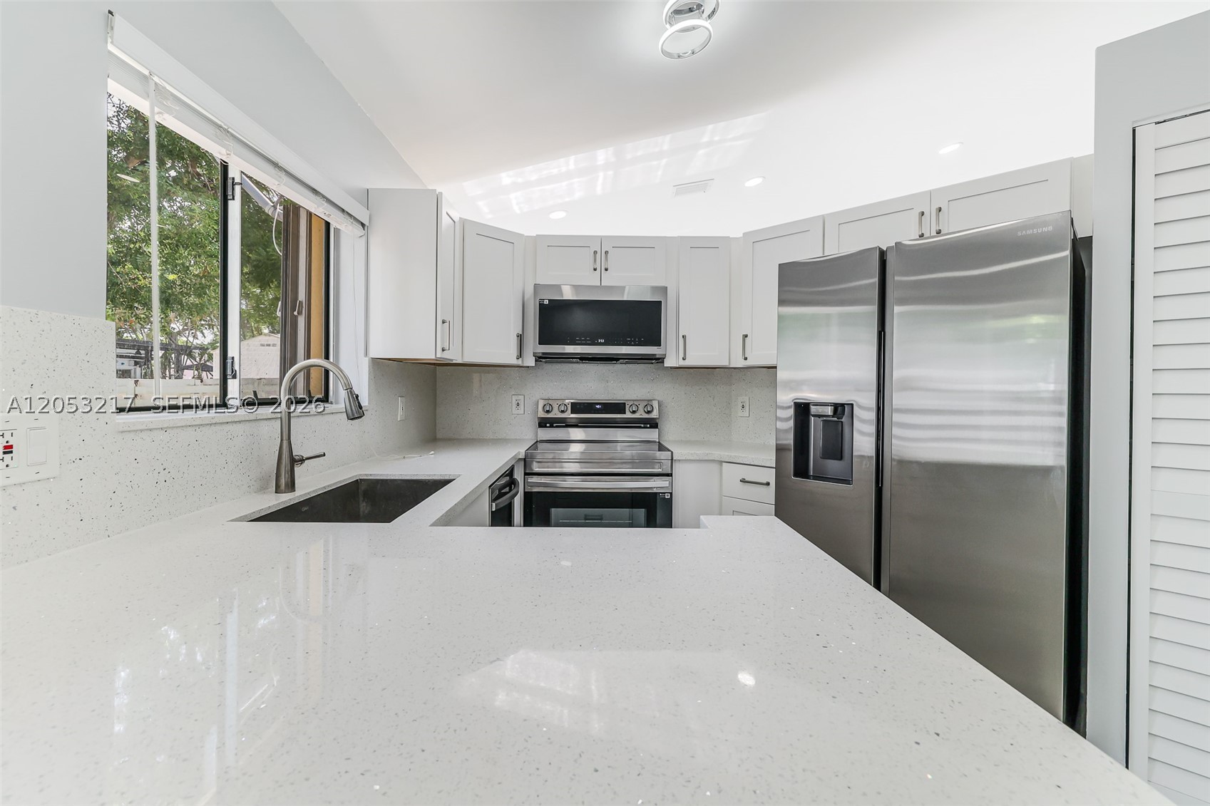 WEITZER COUNTRY HOMES - Residential Lease