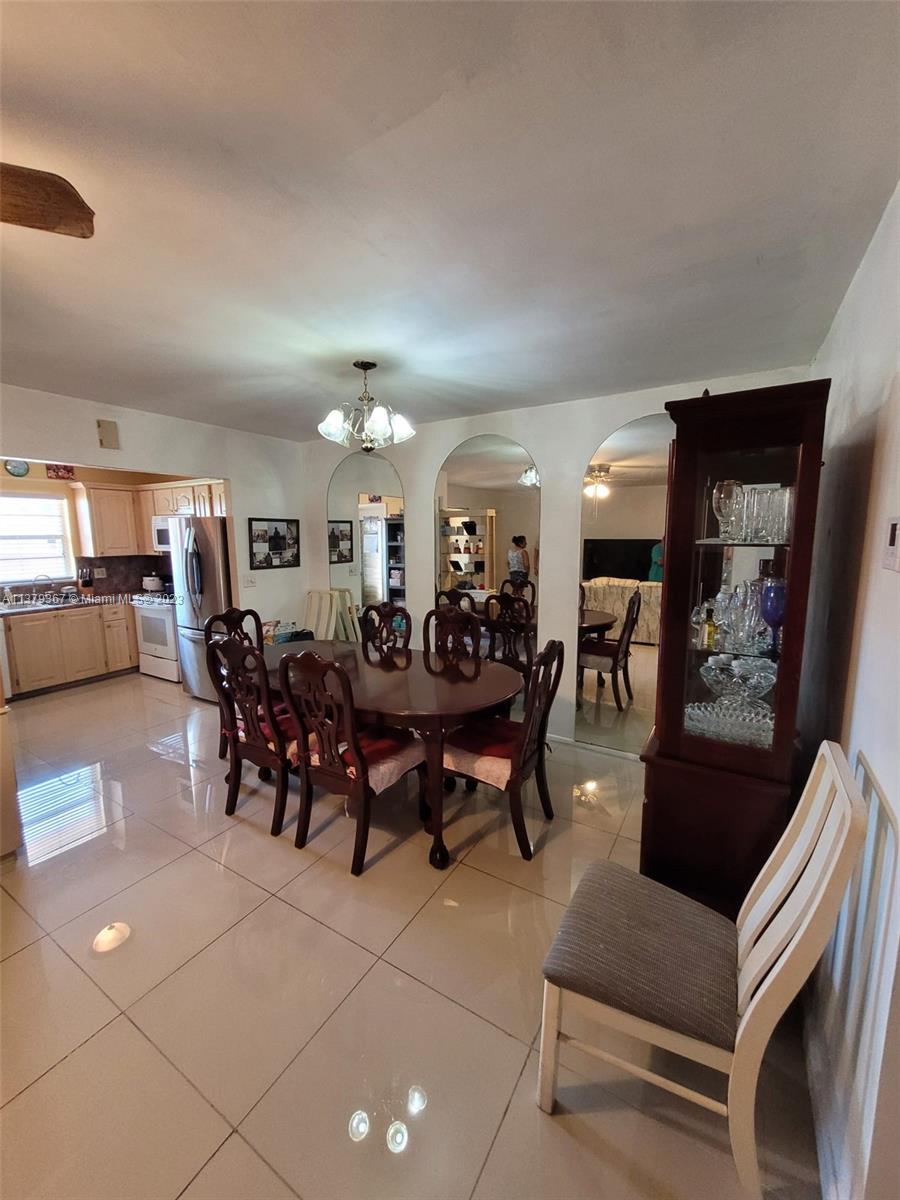 BEVERLY HILLS CONDO NUMBE - Residential