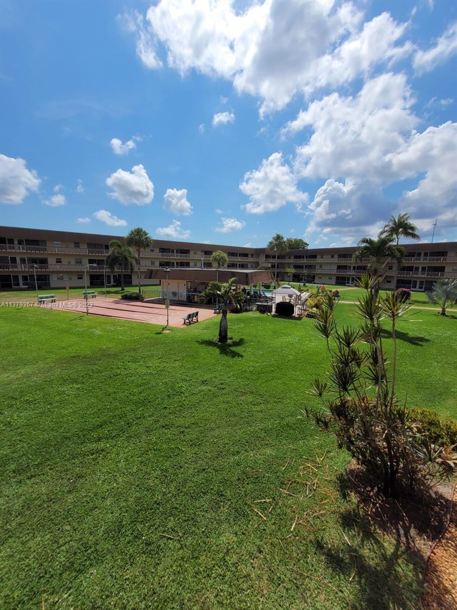 BEVERLY HILLS CONDO NUMBE - Residential