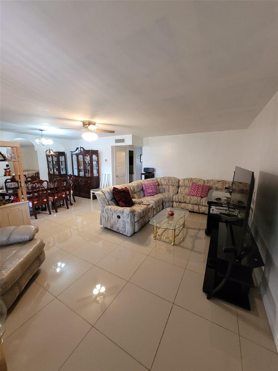 BEVERLY HILLS CONDO NUMBE - Residential