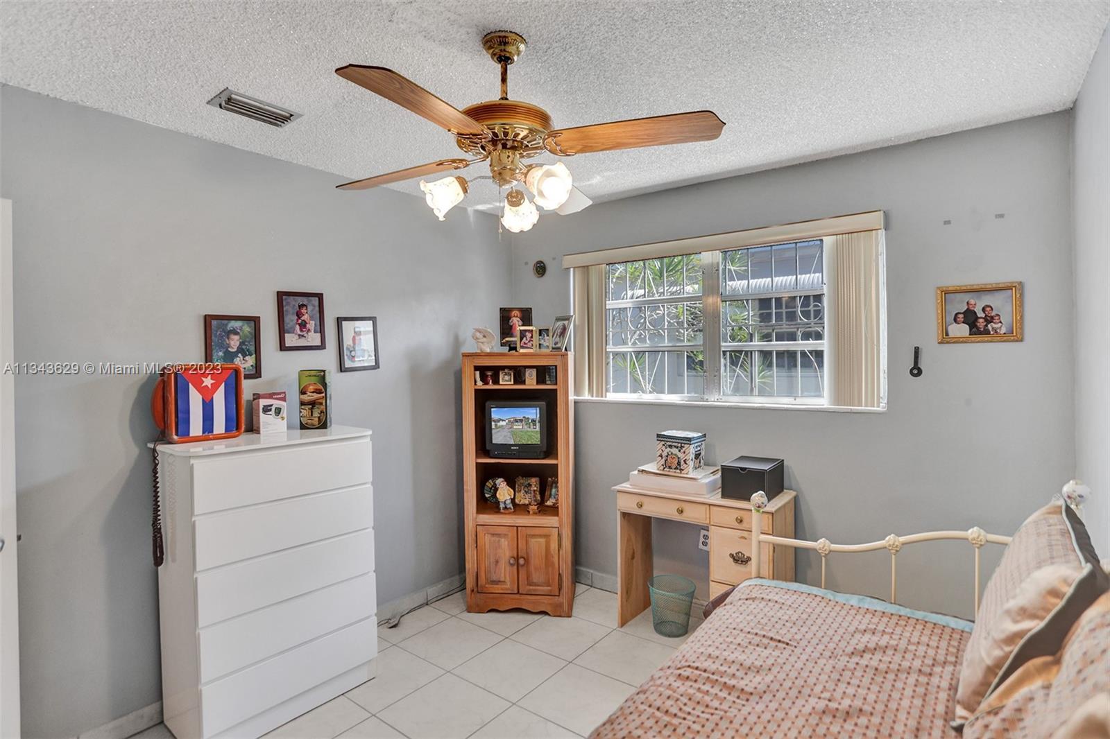 HIALEAH 12TH ADDN - Residential
