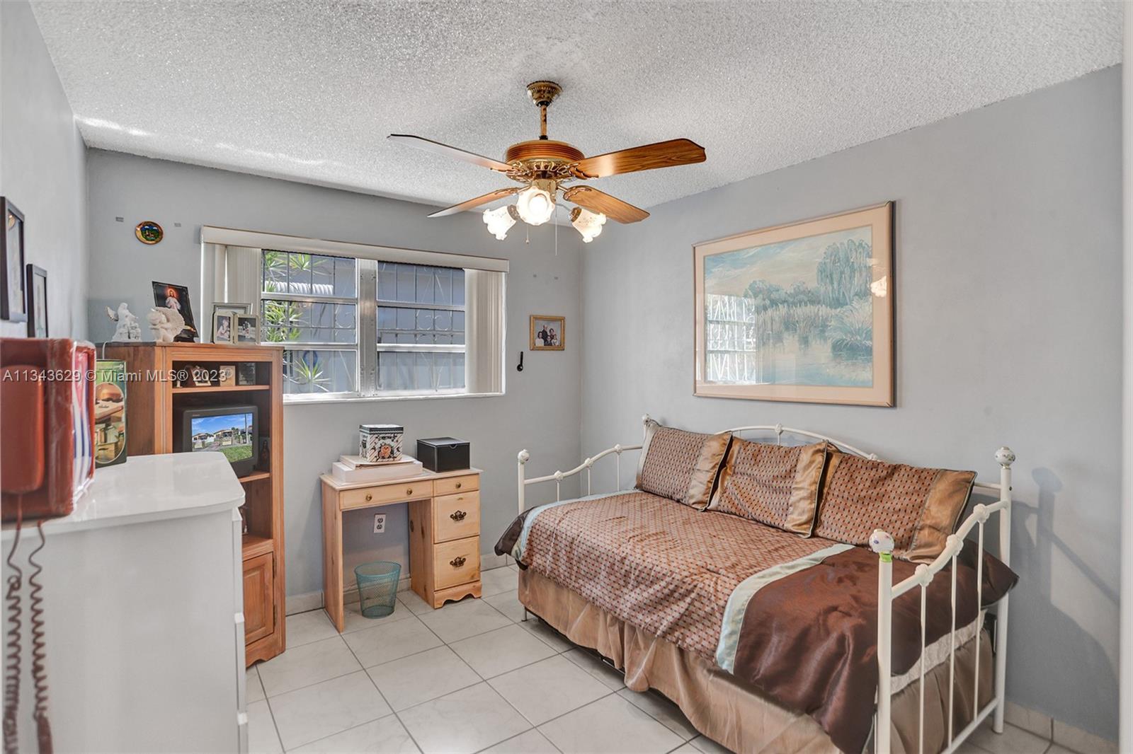 HIALEAH 12TH ADDN - Residential